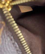 Load image into Gallery viewer, Louis Vuitton pochette metis in monogram