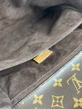 Load image into Gallery viewer, Louis Vuitton pochette metis in monogram