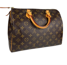 Load image into Gallery viewer, Louis Vuitton speedy 30 in monogram
