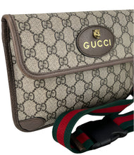 Load image into Gallery viewer, Gucci GG supreme noe belt bag