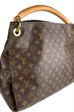 Load image into Gallery viewer, Louis Vuitton artsy MM