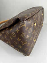 Load image into Gallery viewer, Louis Vuitton artsy MM