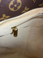 Load image into Gallery viewer, Louis Vuitton artsy MM