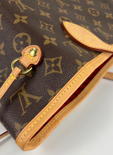 Load image into Gallery viewer, Louis Vuitton neverfull MM monogram