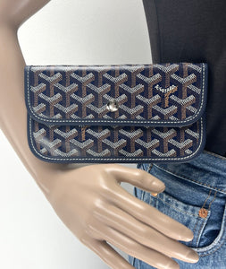 Goyard small pouch in navy blue canvas