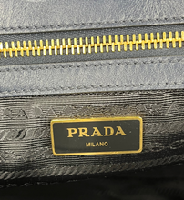 Load image into Gallery viewer, Prada saffiano and calfskin tote with strap