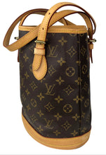 Load image into Gallery viewer, Louis Vuitton petit bucket bag in monogram