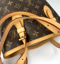 Load image into Gallery viewer, Louis Vuitton petit bucket bag in monogram