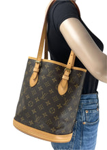 Load image into Gallery viewer, Louis Vuitton petit bucket bag in monogram