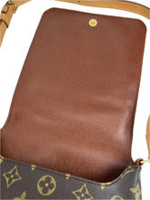 Load image into Gallery viewer, Louis Vuitton musette salsa in monogram