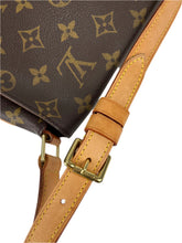 Load image into Gallery viewer, Louis Vuitton musette salsa in monogram