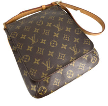 Load image into Gallery viewer, Louis Vuitton musette salsa in monogram