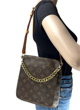 Load image into Gallery viewer, Louis Vuitton musette salsa in monogram