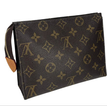 Load image into Gallery viewer, Louis Vuitton toiletry 19