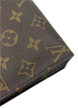 Load image into Gallery viewer, Louis Vuitton toiletry 19