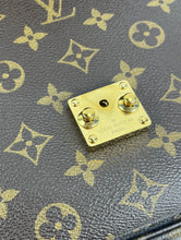 Load image into Gallery viewer, Louis Vuitton pochette metis in monogram