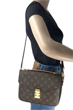 Load image into Gallery viewer, Louis Vuitton pochette metis in monogram