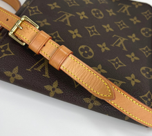 Load image into Gallery viewer, Louis Vuitton musette salsa in monogram