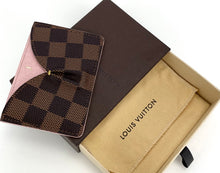 Load image into Gallery viewer, Louis Vuitton Caissa cardholder