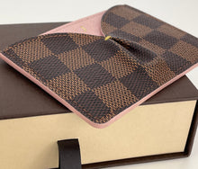 Load image into Gallery viewer, Louis Vuitton Caissa cardholder