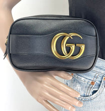 Load image into Gallery viewer, Gucci GG Logo Zipped Dahlia Pouch