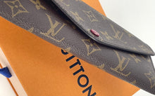 Load image into Gallery viewer, Louis Vuitton Josephine wallet with removable pouch