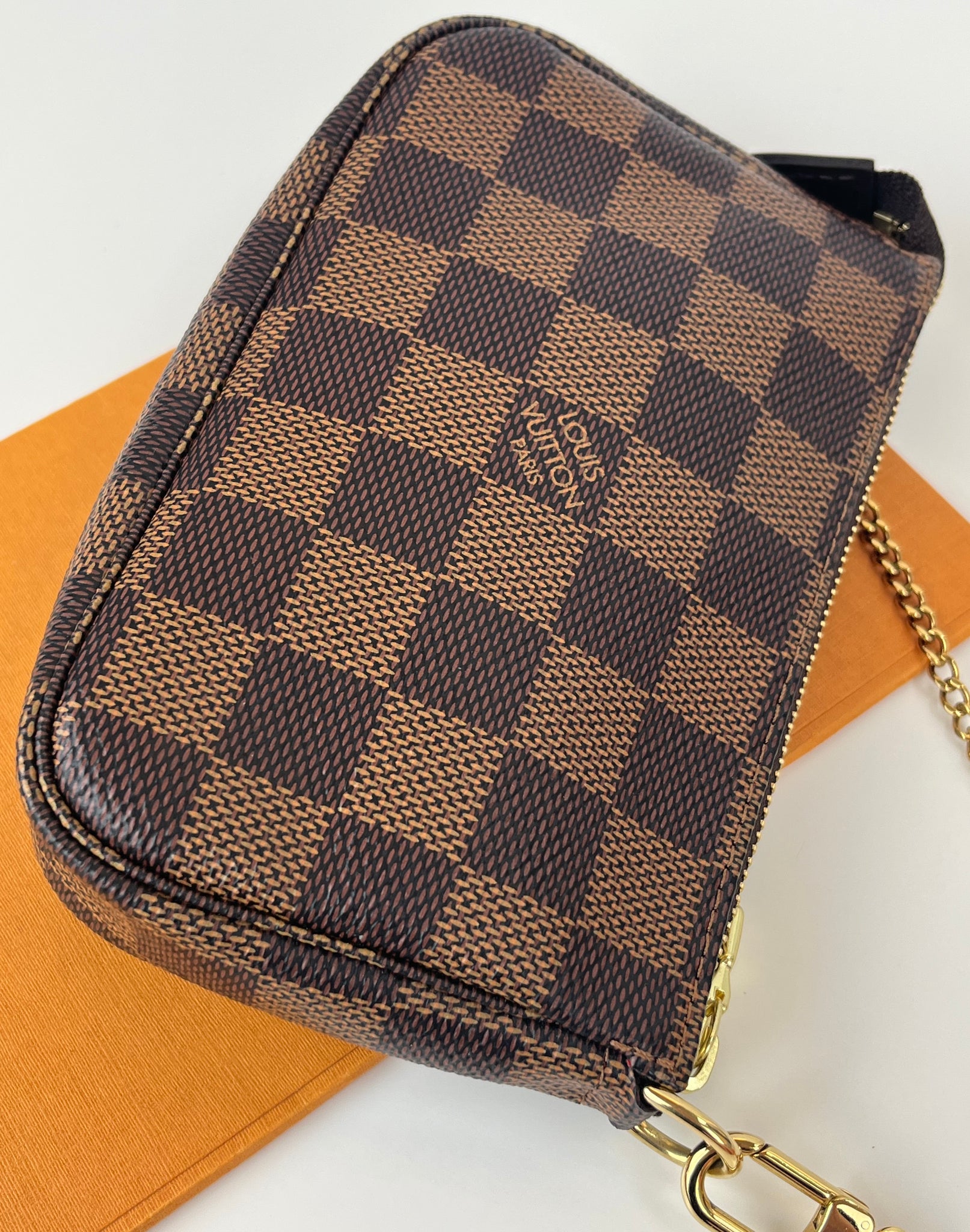 Louis Vuitton mini pochette in damier ebene – Lady Clara's Collection