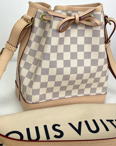 Louis Vuitton noe BB bucket bag in azur