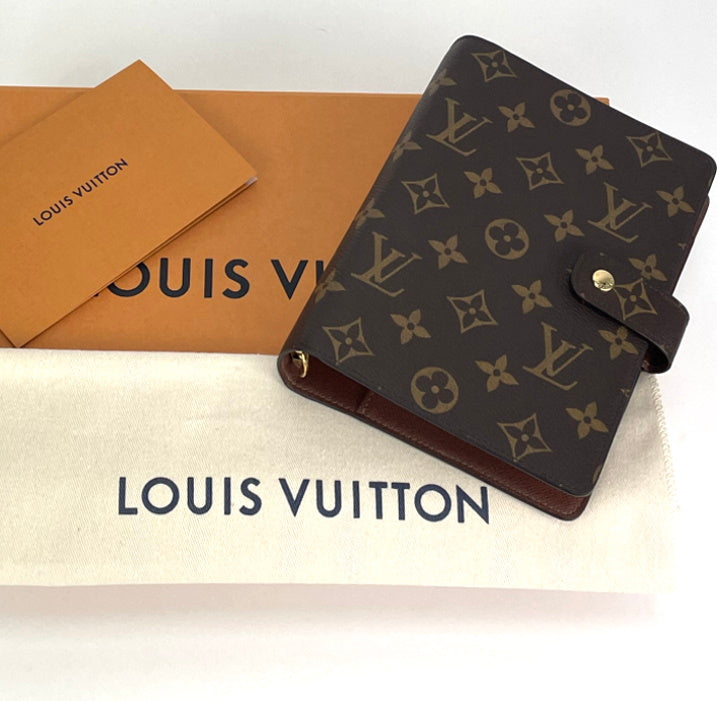 Louis Vuitton Medium ring agenda cover in monogram