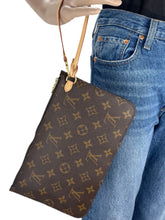 Load image into Gallery viewer, Louis Vuitton pochette monogram