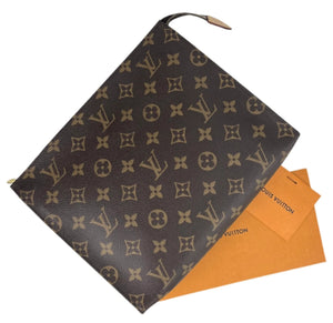 Louis Vuitton toiletry 26