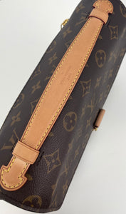 Louis Vuitton pochette metis in monogram