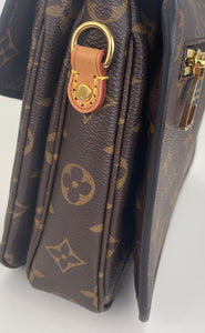 Louis Vuitton pochette metis in monogram