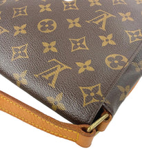 Load image into Gallery viewer, Louis Vuitton musette salsa in monogram
