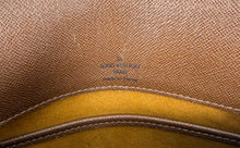 Load image into Gallery viewer, Louis Vuitton musette salsa in monogram