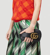 Load image into Gallery viewer, Gucci GG Logo Zipped Dahlia Pouch