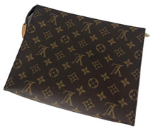 Load image into Gallery viewer, Louis Vuitton toiletry 26