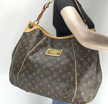 Load image into Gallery viewer, Louis Vuitton galliera GM in monogram