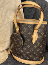 Load image into Gallery viewer, Louis Vuitton petit bucket bag in monogram
