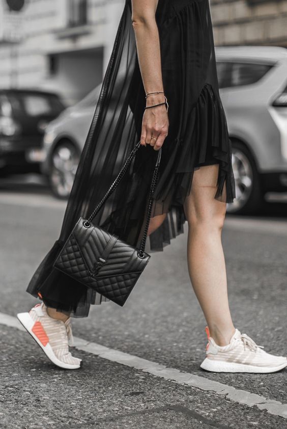 Ysl medium envelope black Clearance