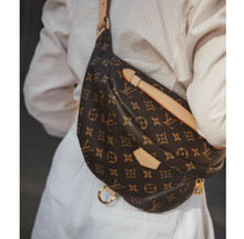 Load image into Gallery viewer, Louis Vuitton bumbag monogram