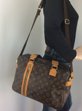 Load image into Gallery viewer, Louis Vuitton sac bosphore messenger unisex