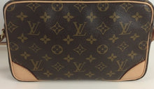 Load image into Gallery viewer, Louis Vuitton trocadero 27