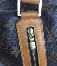 Load image into Gallery viewer, Louis Vuitton sac bosphore messenger unisex