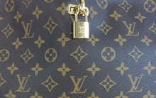 Load image into Gallery viewer, Louis Vuitton gaia hobo