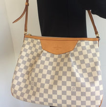 Load image into Gallery viewer, Louis Vuitton siracusa MM azur