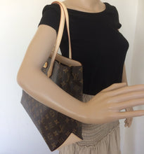 Load image into Gallery viewer, Louis Vuitton Wilshire MM monogram
