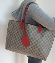 Load image into Gallery viewer, Gucci reversible GG medium tote