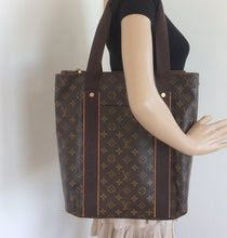 Load image into Gallery viewer, Louis Vuitton beaubourg monogram unisex