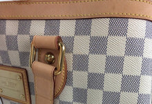 Load image into Gallery viewer, Louis Vuitton hampstead PM